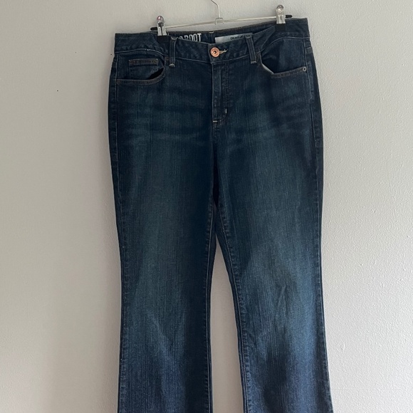 DKNY Soho Boot Jeans Size 12 - Picture 1 of 4